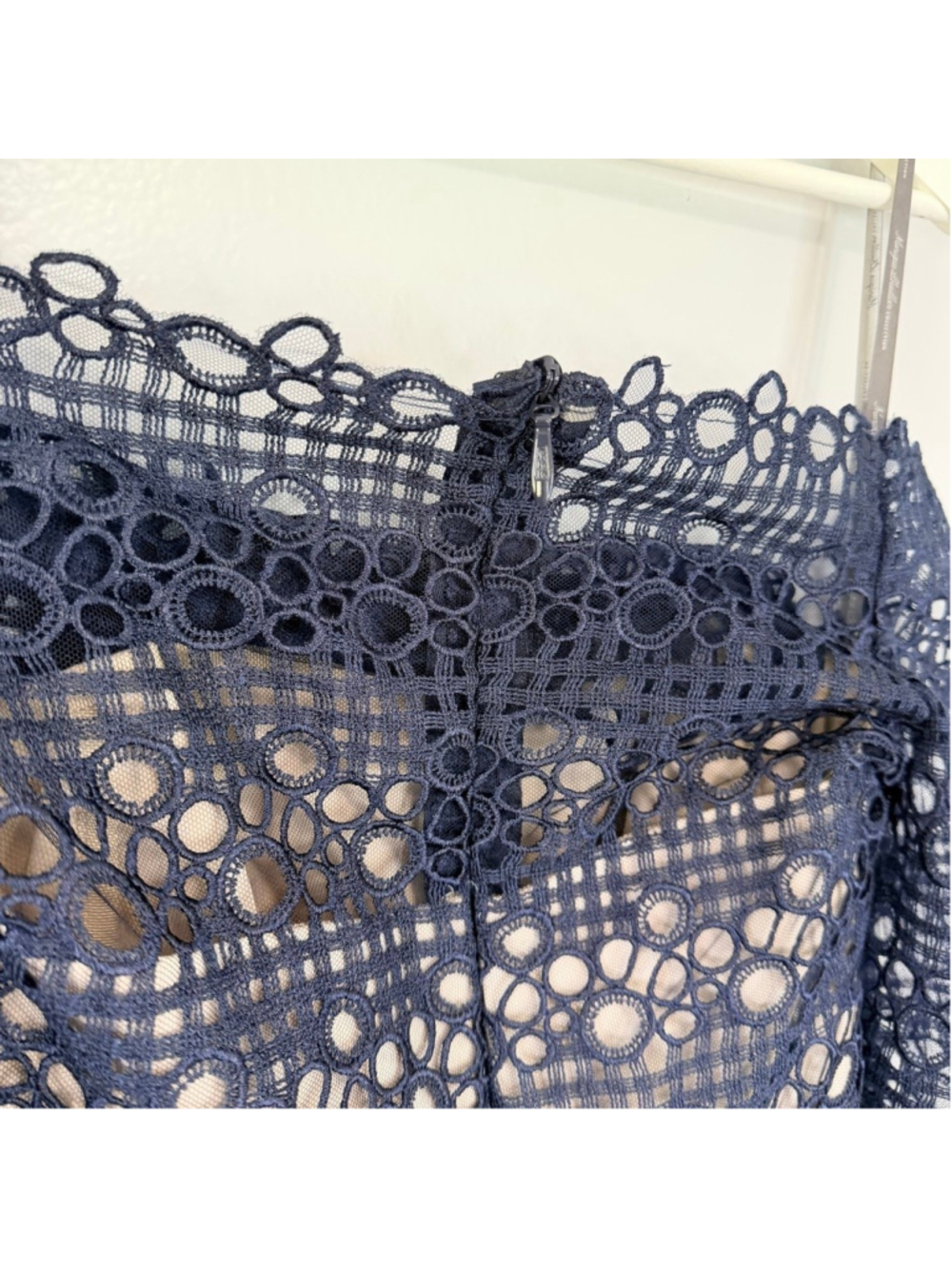 Monique Lhuillier Navy Lace Peplum Long Sleeve Evening Dress Size 10 - Picture 7 of 15